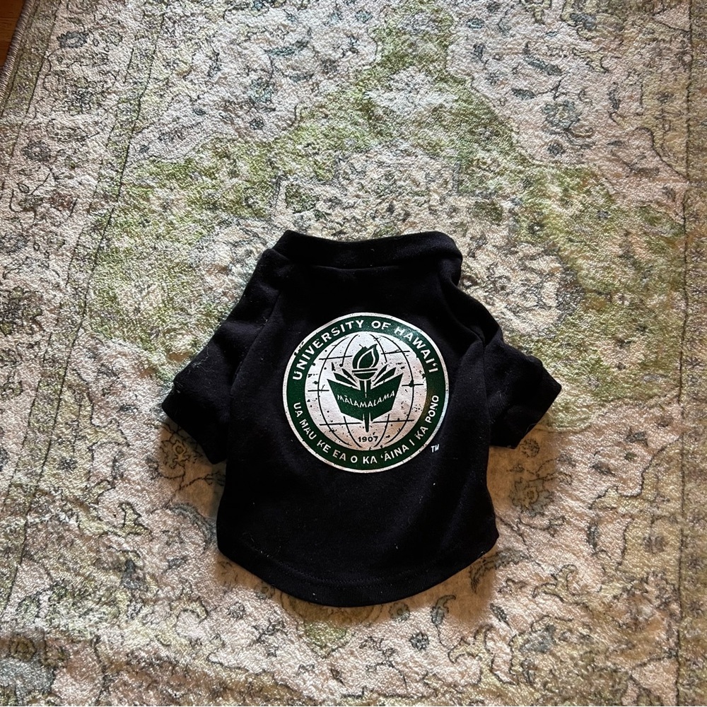 University of Hawaii Dog Shirt